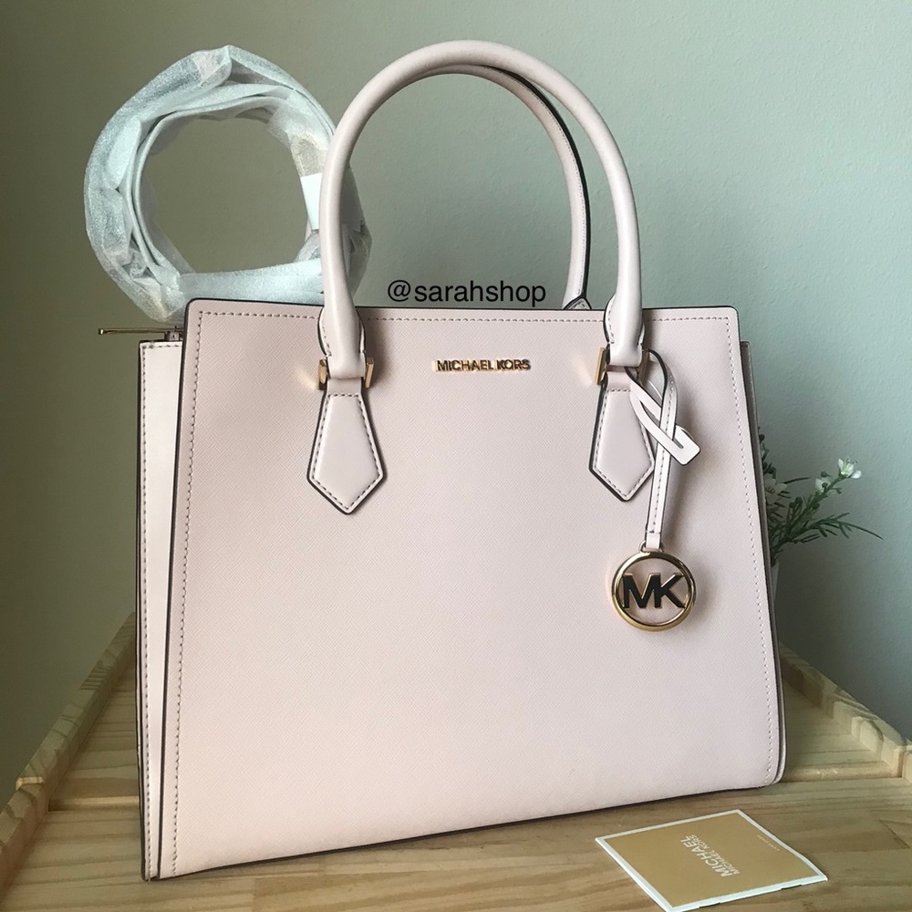 🌼Michael Kors Purse - Picture 1 of 12
